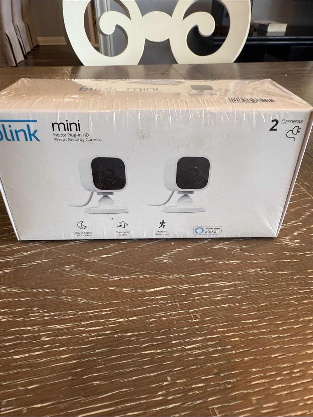 Blink Mini Indoor Plug-In HD Smart Security Cameras (2 Pack) - White new in box